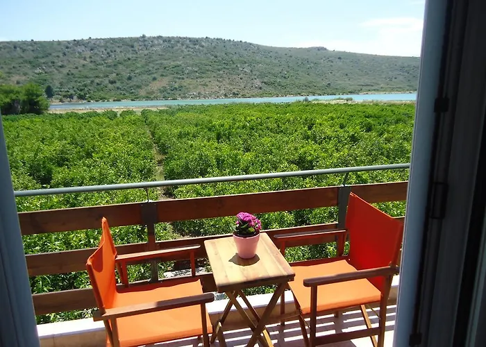 Ktima Klimentini * Vivári